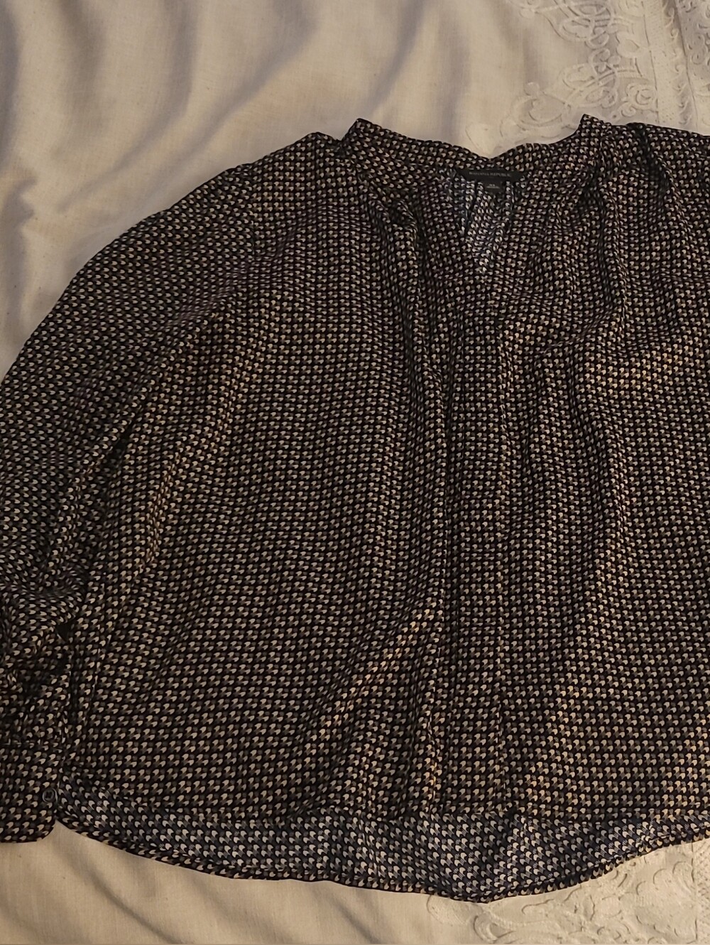 Banana Republic Geometric Print Blouse, "Silky Classic Shirt", Sz XL
